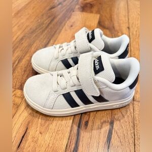Adidas Little Kids Shoes -Off White and Black colors